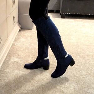 NWT JustFab Argo Boots Nice Blue with gold chain still wrapped in tissue Size 8
